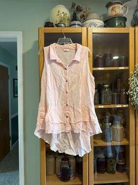 dalin. Women's Pink Sleeveless 100% Cotton Button-Down Tiered Ruffle Hem Shirt T